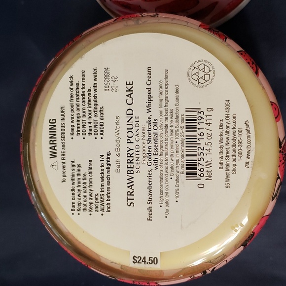 Strawberry pound cake Bath and body works CANDLE qt 2 - Picture 2 of 7